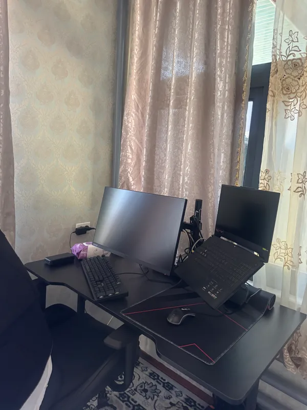 monitor "Lenovo Legion (FHD 180hz)"