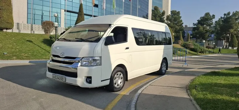 TOYOTA HIACE сотилади 2012 йил 1 TOYOTA HIACE сотилади 2012 йил 1