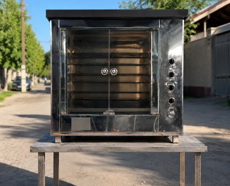 Grill pishiradigan aparati
