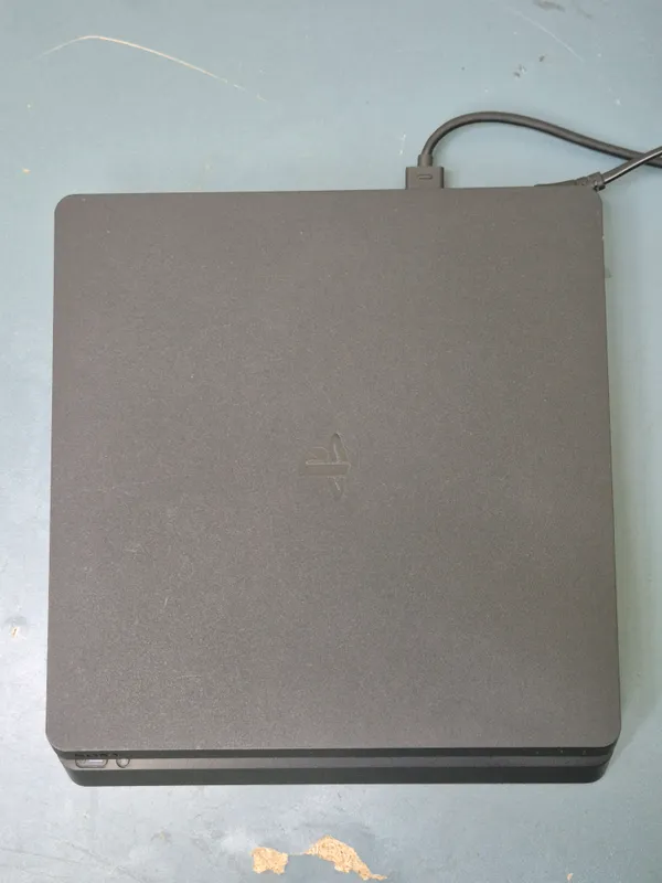 Продам Playstation 4 slim 1tb 11.00 hen 3