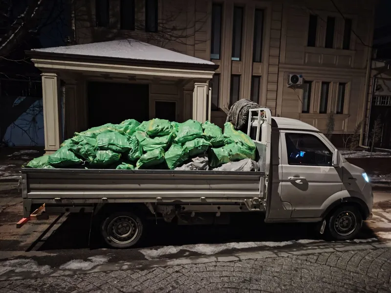 Chiqindi tashish xizmati uyingizda yoki ish xonangizda musorlarni 24/7