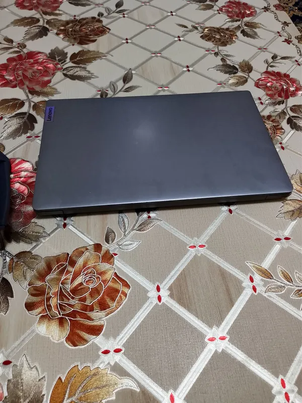 Lenovo yangi noutbuk bonusga sumkasi qoʻshiladi 1 Lenovo yangi noutbuk bonusga sumkasi qoʻshiladi 1