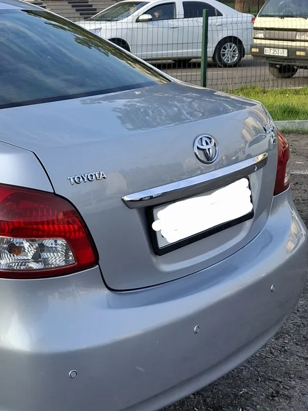 Продам Toyota Yaris 1.5 м/т — фото 3