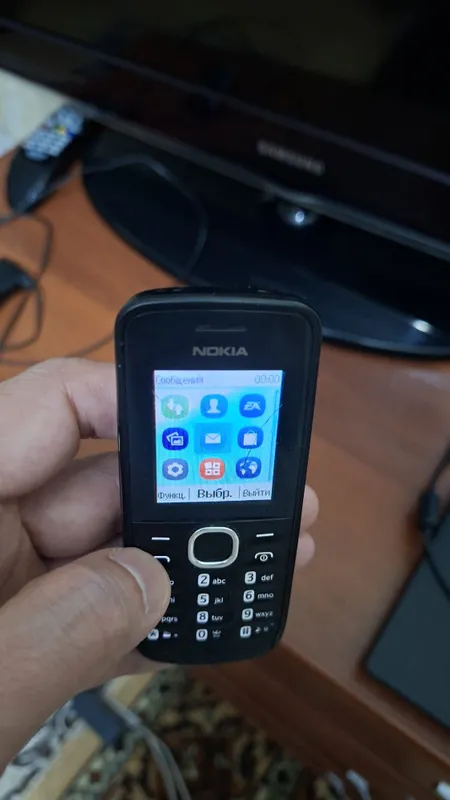 Nokia 100 в хорошем состоянии — фото 3
