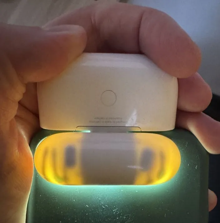 Кейс AirPods Pro 1 A2190 original Б/У оригинал 2 Кейс AirPods Pro 1 A2190 original Б/У оригинал 2