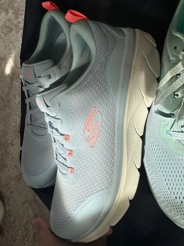 Продаю новые кроссовки Skechers ( оригинал ) — фото 1