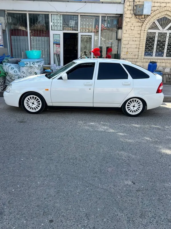 Lada priora 2012 yil prabik 78000km