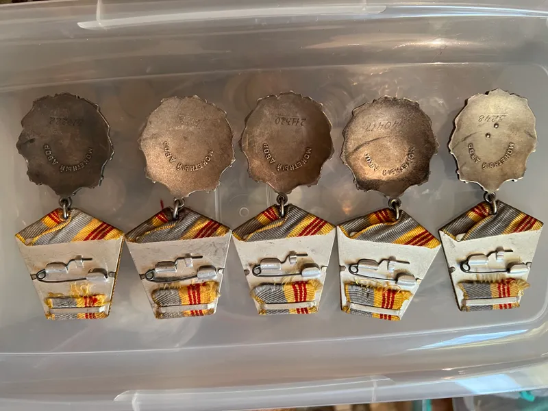 Mehnat ordenlari va medallar 6