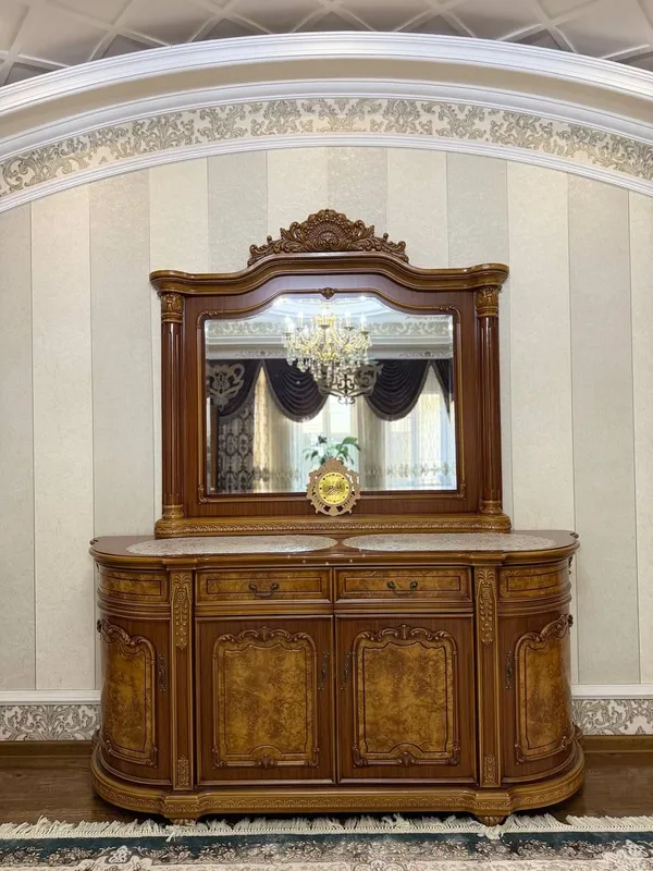 Мебел хитой сотилади