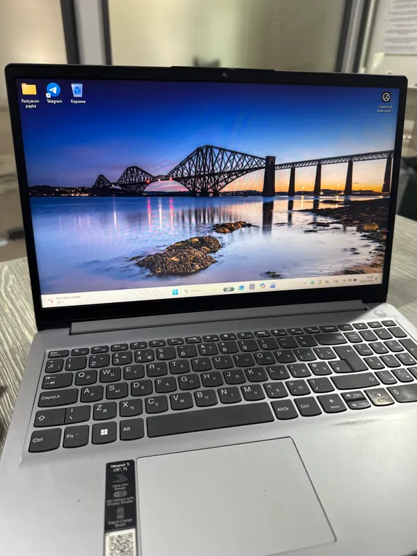 Notebook sotiladi holati yaxshi 2 Notebook sotiladi holati yaxshi 2