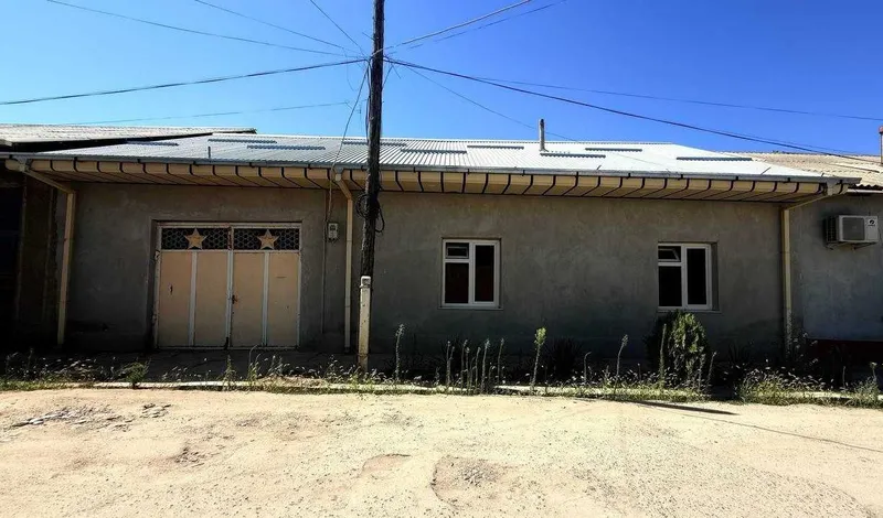 УЙ СОТИЛАДИ Жума шахрида, Дом продается на 6.8 соток земли в г. Джума 3