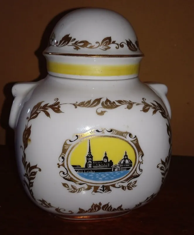 Чайница фарфоровая ЛФЗ коллекционная "Ленинград" 11 см — фото 1
