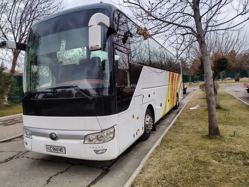 Yutong avtobus sotiladi