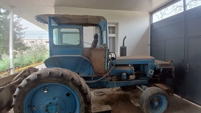 Beda oraydigan traktor holadi yaxshi kelib tekshirib olasilar