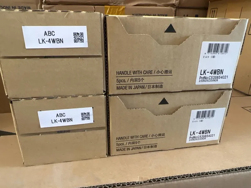 Epson Tape - LK4WBN Std Blk/Wht 12/9 LW400 / LW700 uchun 12 mm / 9 m lenta