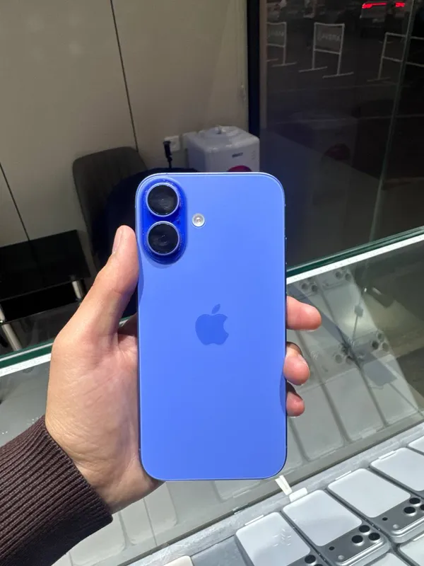 iPhone 16 iPhone 16