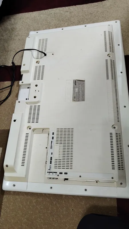 Televizor 43 sotiladi 2