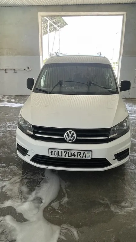 Wolsvagen caddy 2022 yil