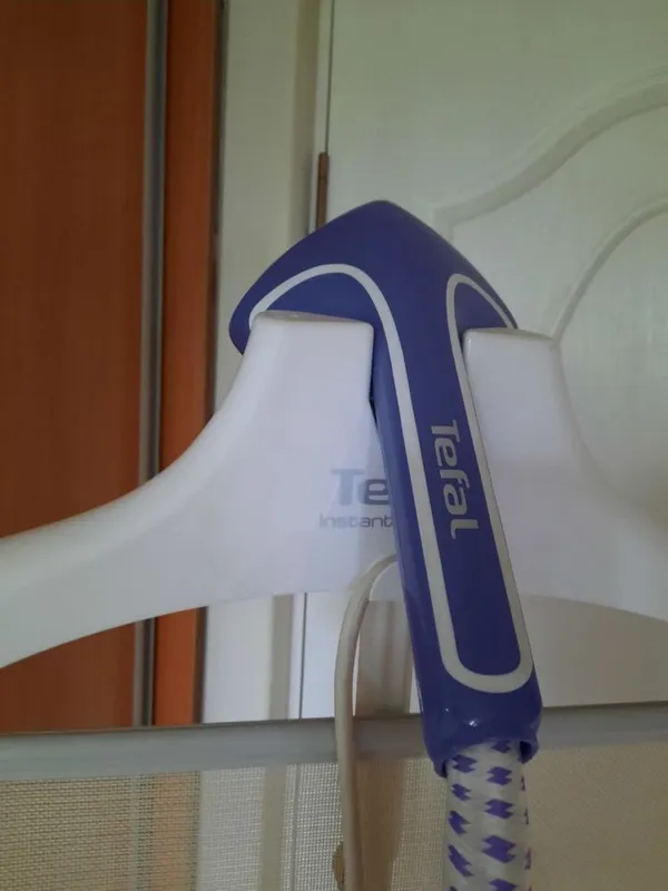 Продам паровой утюг Tefal 3