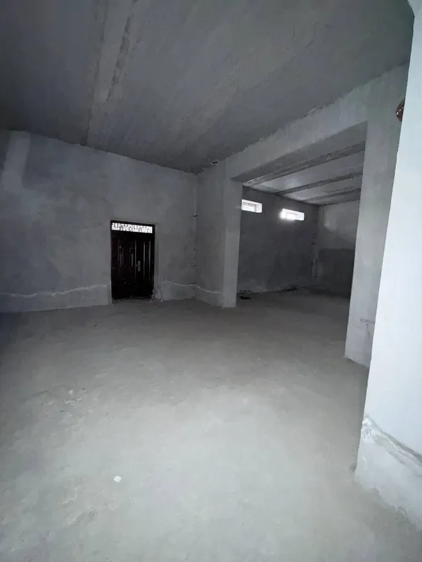 Продаётся 465м² полуподвал 4м потолок ,Рудаки 1