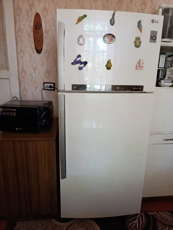 Холодильник LG в очень хорошем состоянии.