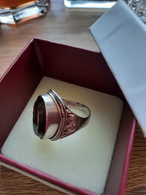 Uzuk, 925 probali kumush, tosh — tutunrang topaz 5 Uzuk, 925 probali kumush, tosh — tutunrang topaz 5