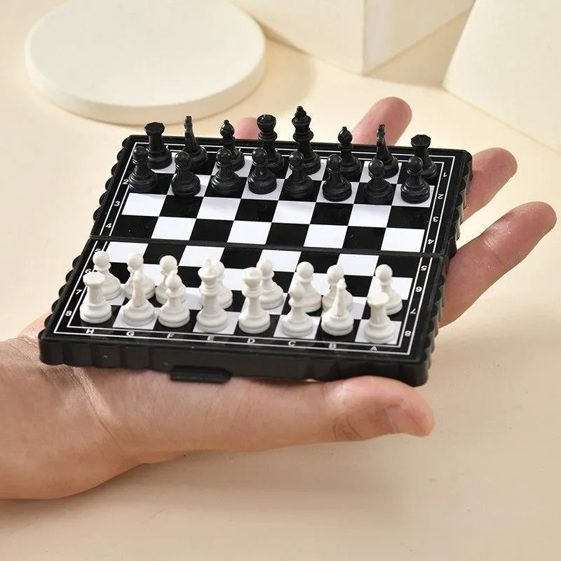 magnitli, portativ mini shaxmat to‘plami 3