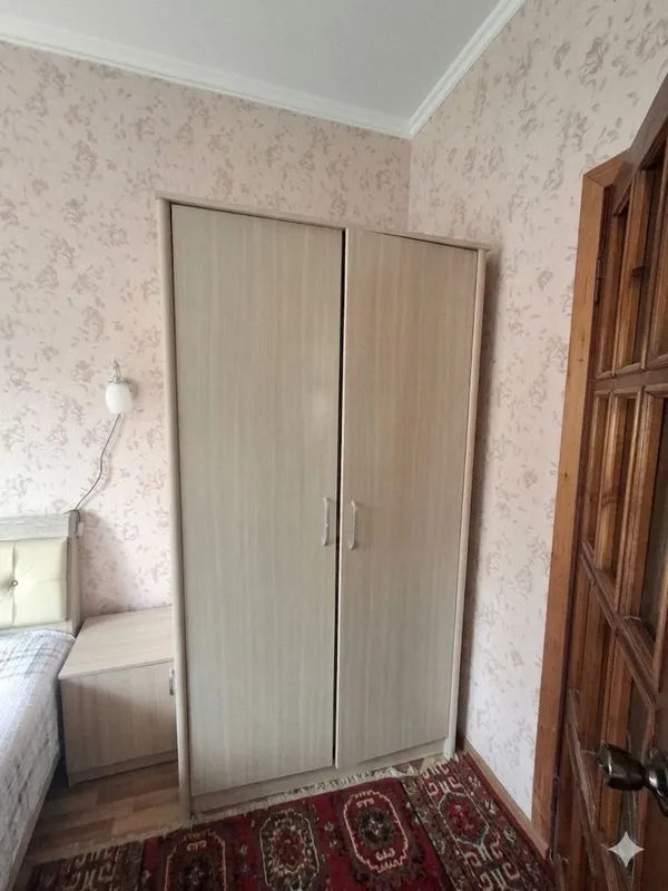 Продается вместительный шкаф для курпачей (в отличном состоянии) Продается вместительный шкаф для курпачей (в отличном состоянии)