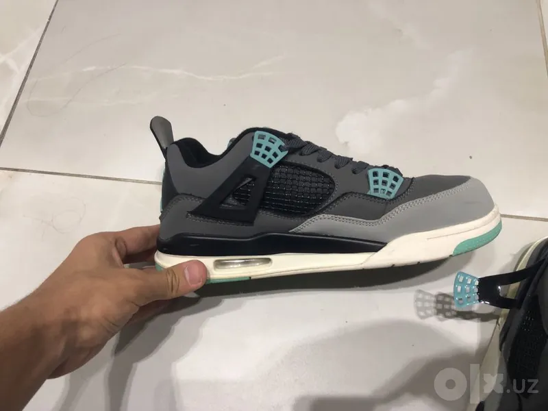 Кросовки AIRJORDAN-4 4 Кросовки AIRJORDAN-4 4