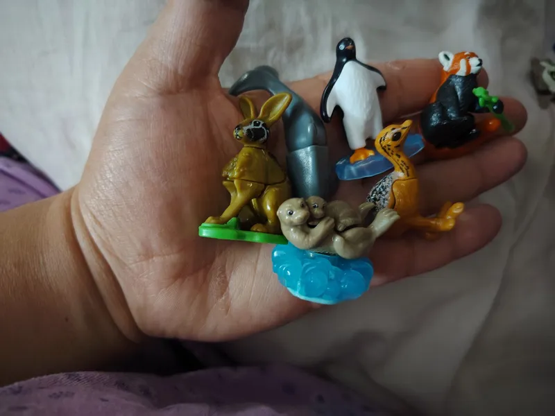 Kinder o'yinchoqlar kaleksonerlar uchun 3 Kinder o'yinchoqlar kaleksonerlar uchun 3