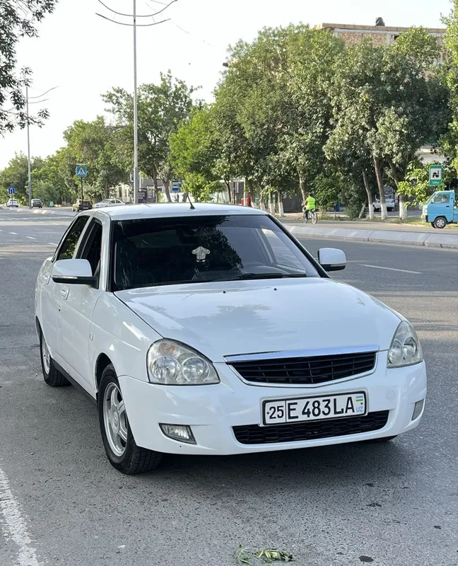 Lada Priora Sotiladi
