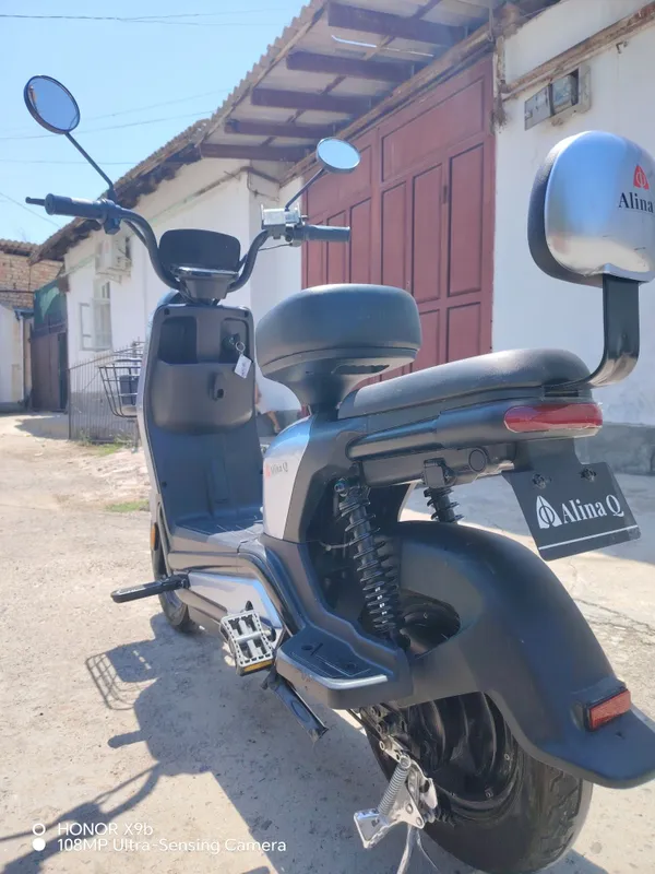 Skuter ko'p minilmagam ideal holatda 3 Skuter ko'p minilmagam ideal holatda 3