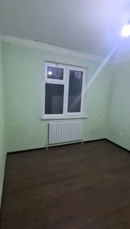 Уй сотилади, Уртачирчик тумани, Шоликор МФЙ да 1-этаж, 2 хонали кв. 3