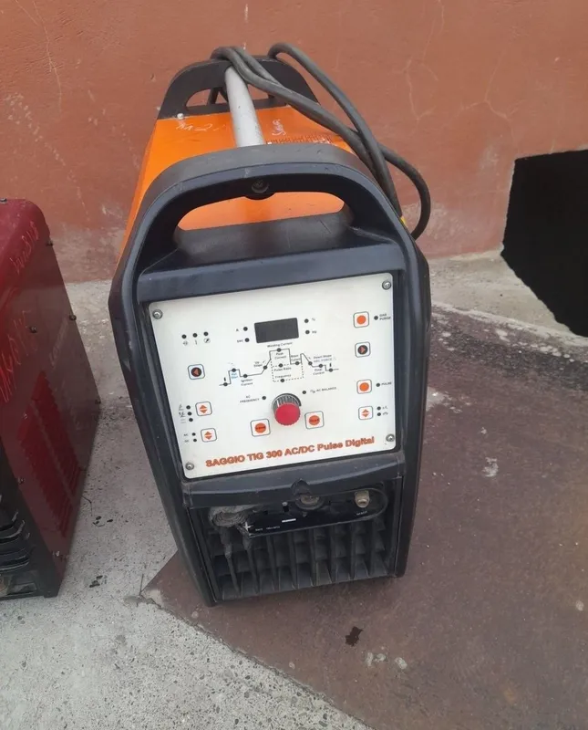 Сварочный аппарат FoxWeld SAGGIO TIG-300 AC/DC, аргон 1 Сварочный аппарат FoxWeld SAGGIO TIG-300 AC/DC, аргон 1