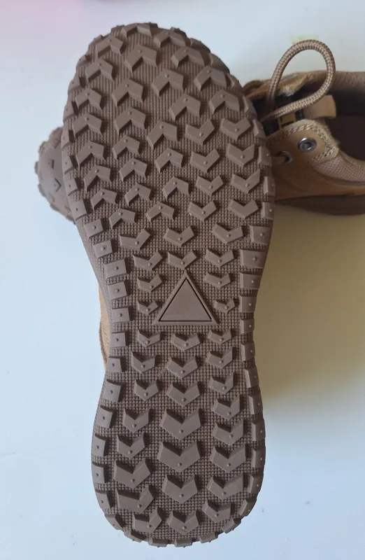 Треккинговые кроссовки 39-40р 3
