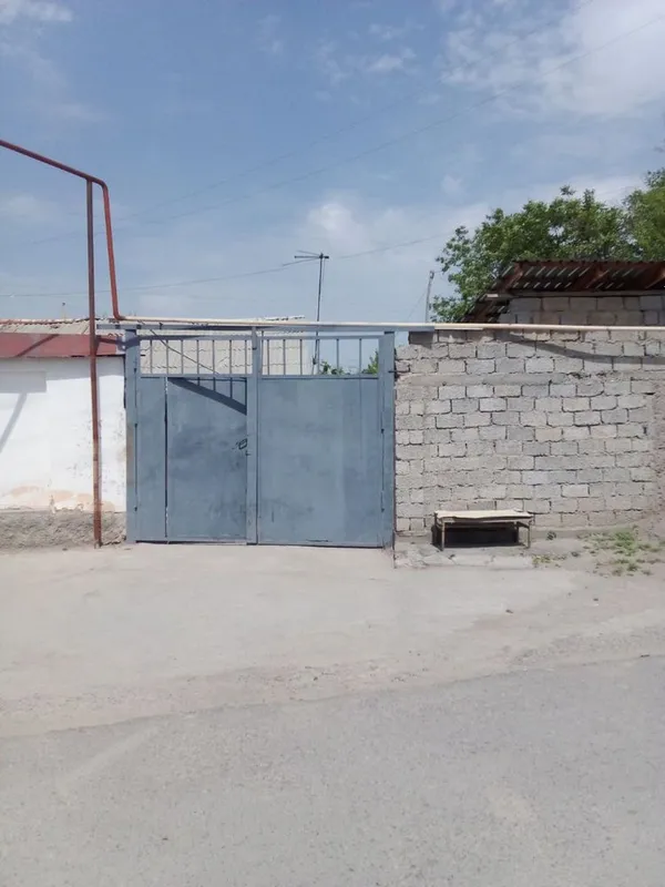 Hovli sotiladi troyskida