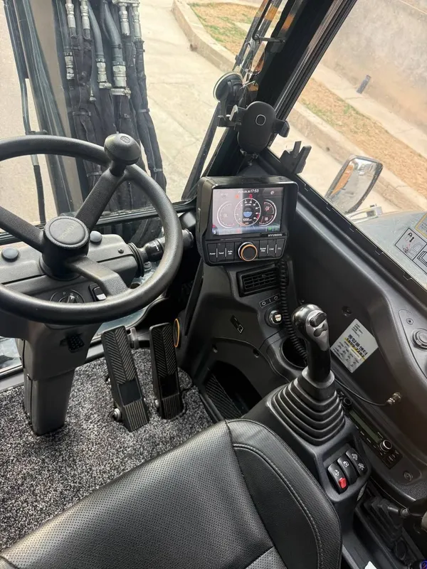 Hyundai 65A . 4 Hyundai 65A . 4