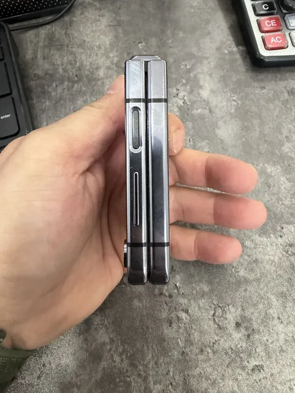 Samsung Z flip 5 5G 8/256 — фото 2