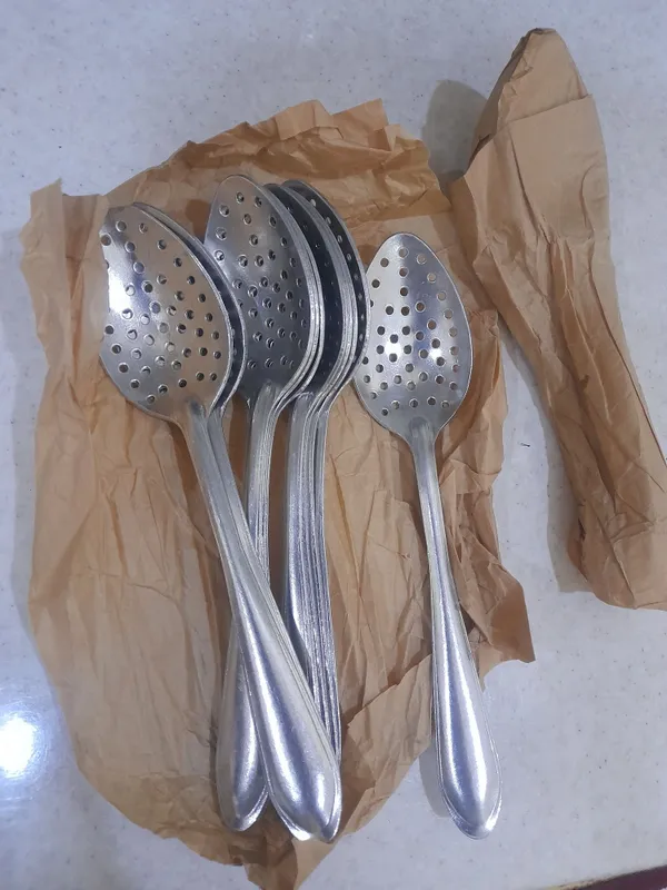 Продаётся новый ложки с дырками.