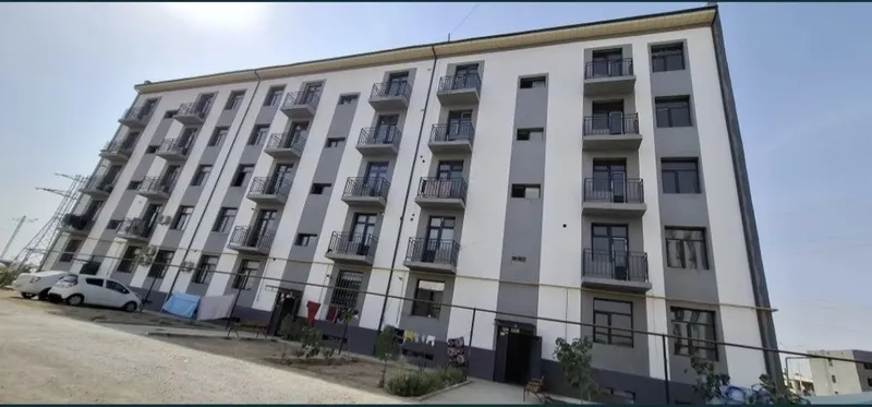 Termez avtosalon roʻparasida yevrorimont 2 xonali 67 kv dom 1