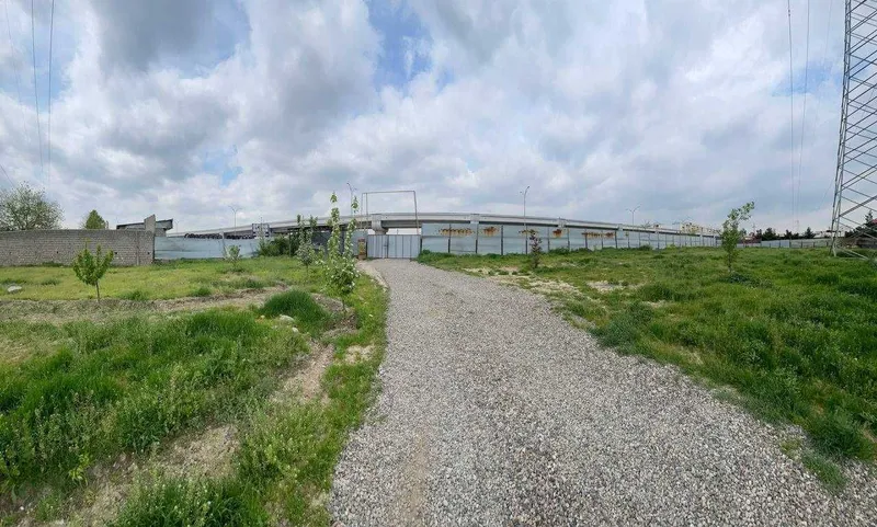 Qoyliq 7 massivda 35 sotix betonka joy arendaga (katta yo‘l bo‘yida) 10