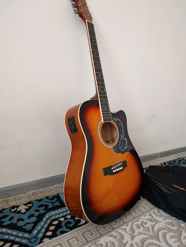 Akustik getara g‘ilofi bilan, yaxshi holatda. — фото 1