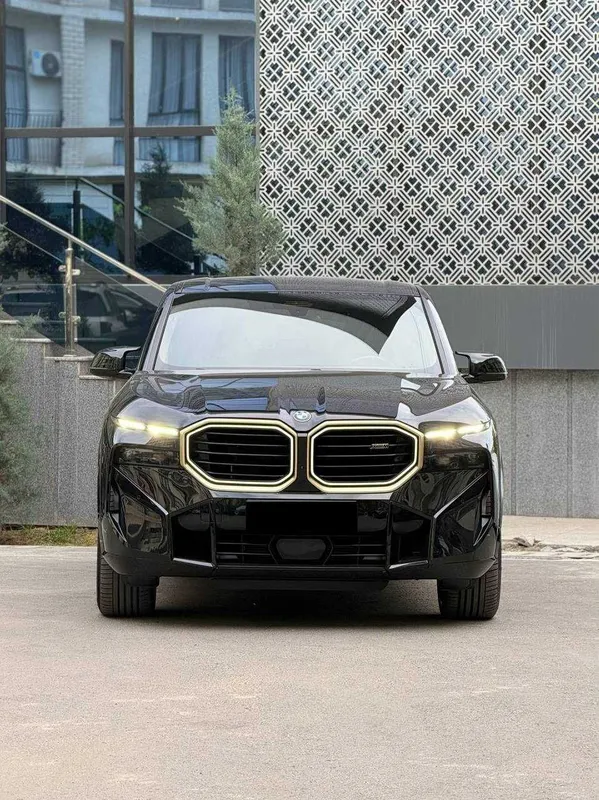 Sotuvda BMW XM Hybrid