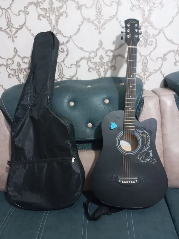gitara zoʻr holatda gitara zoʻr holatda