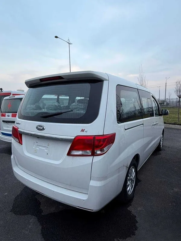 Jac M4 люкс минивен 7 Jac M4 люкс минивен 7