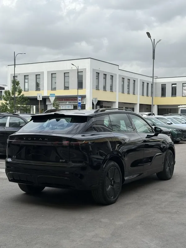Voyah courage (4WD) 570 km Elektr Full 4 Voyah courage (4WD) 570 km Elektr Full 4