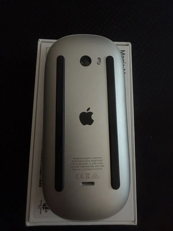 Apple Magic Mouse 2 — почти новая 3 Apple Magic Mouse 2 — почти новая 3
