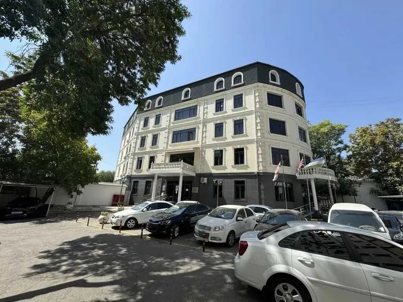 Аренда 2500м² на метро "ОЙБЕК", Новый Евроремонт | Центр Города 2 Аренда 2500м² на метро "ОЙБЕК", Новый Евроремонт | Центр Города 2