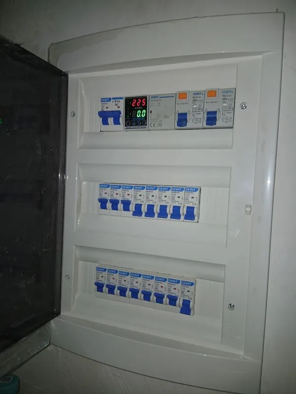Электро монтаж аккуратно + трасса кандиционера 1 Электро монтаж аккуратно + трасса кандиционера 1