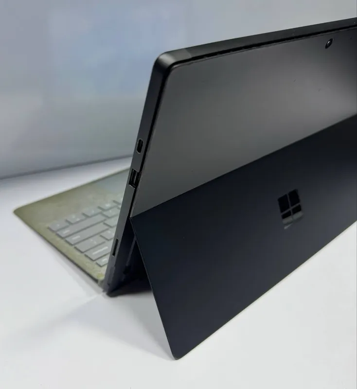 Microsoft Surface 7 Microsoft Surface 7